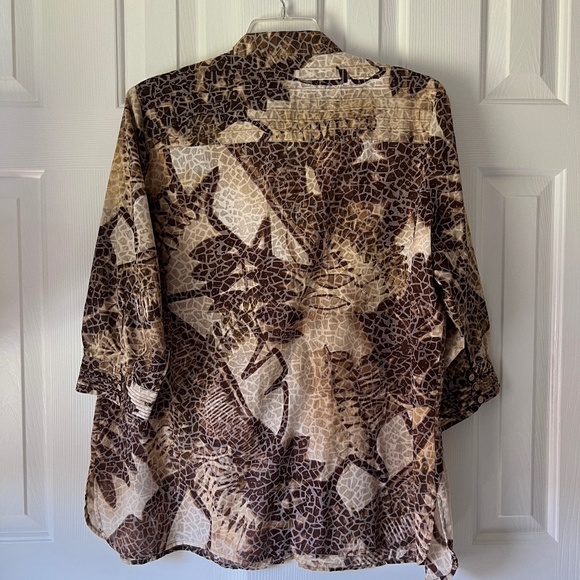 Coldwater Creek Womens Button Up Blouse V Neck Short Sleeve Tribal Print… - Picture 3 of 8